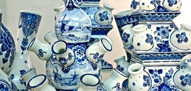 blue delft pottery