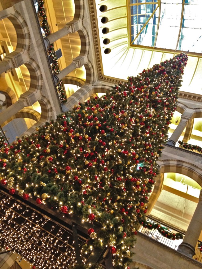 Shopping Mall Xmas Tree