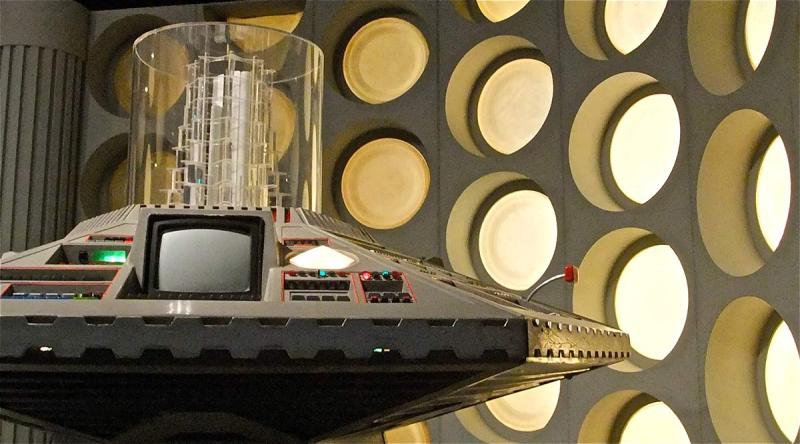 Doctor Who 80s Tardis