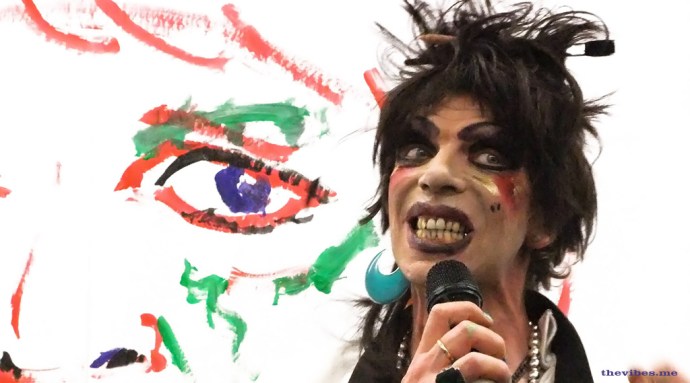 David Hoyle donates a painting to the Tate