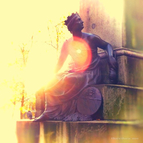 Statue Piccadilly Gardens Manchester
